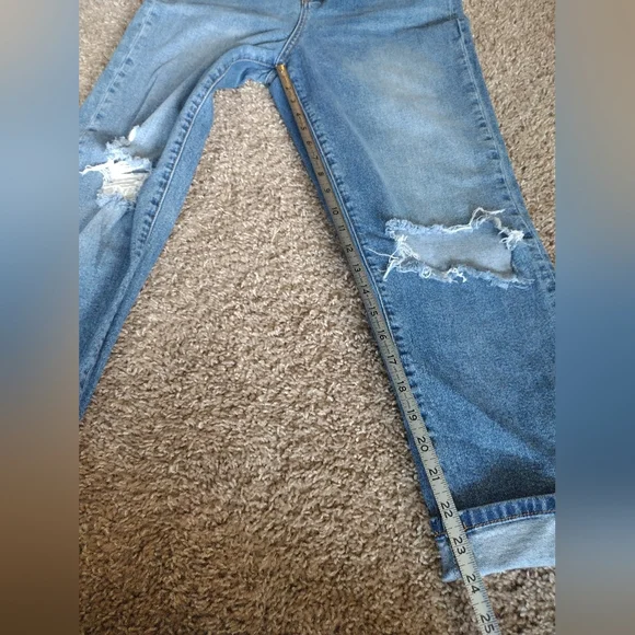 Blank NYC Distressed Ripped Ankle Jeans Size 31 - Picture 6 of 8